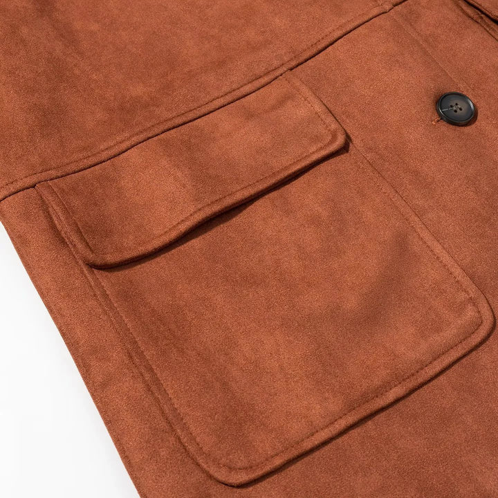 Damen eleganter Veloursmantel mit Hemdkragen aufgesetzten Pattentaschen und geradem Schnitt – Montévia