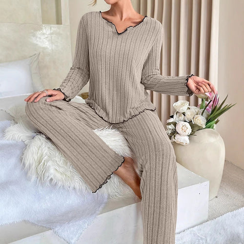 Damen Gemütlicher zweiteiliger Pyjama mit kontrastierenden Rüschen – Élanora