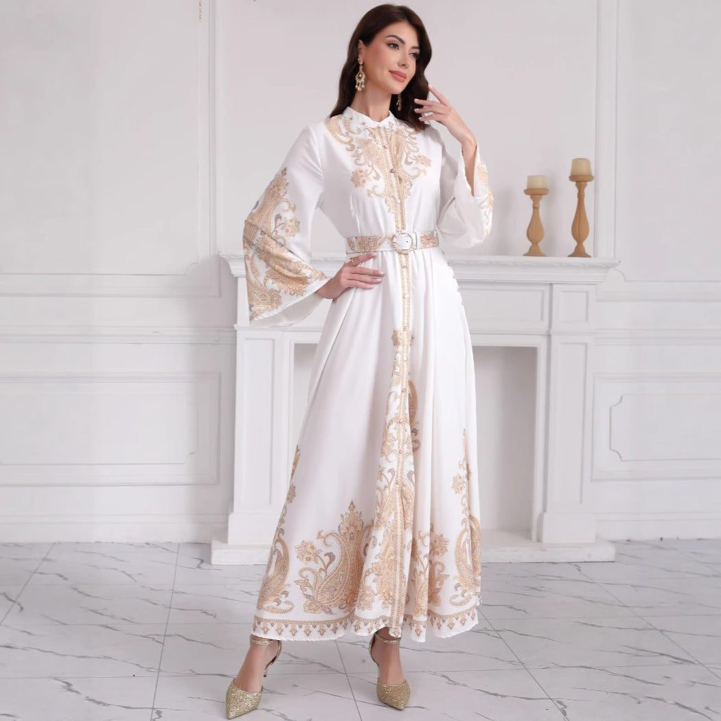 Damen Besticktes Maxikleid mit Stehkragen, Taillengürtel und Orientalischem Paisley-Motiv – Valéora
