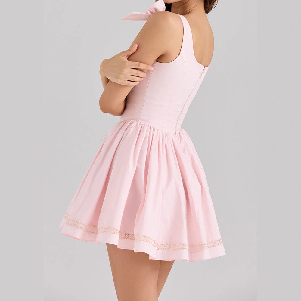 Damen Verspieltes Ballkleid mit Schleifen und Knopfdetails Echo Archiv