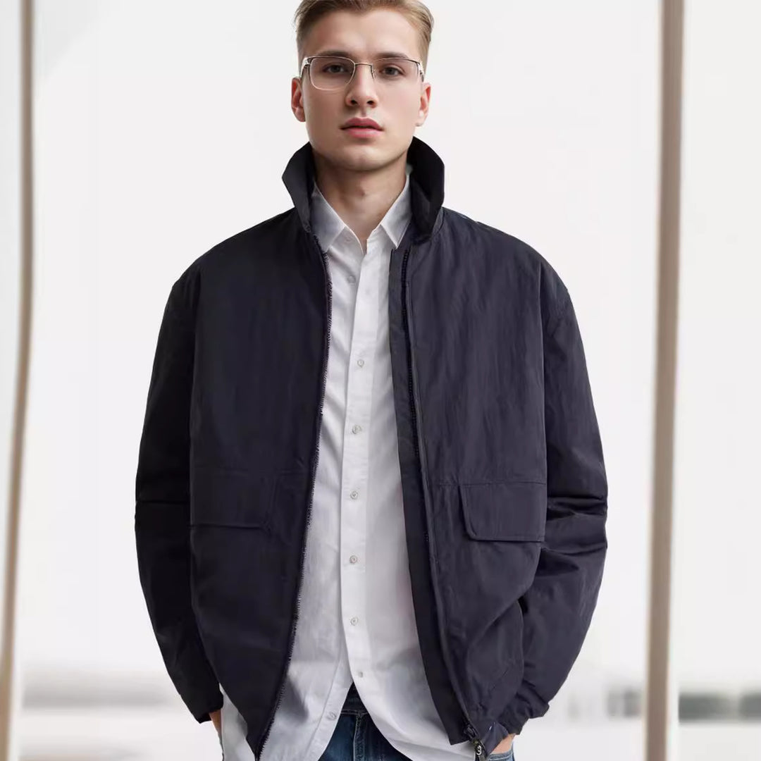 Herren urbane Utility-Jacke mit praktischen Taschen und hohem Kragen Echoarchiv