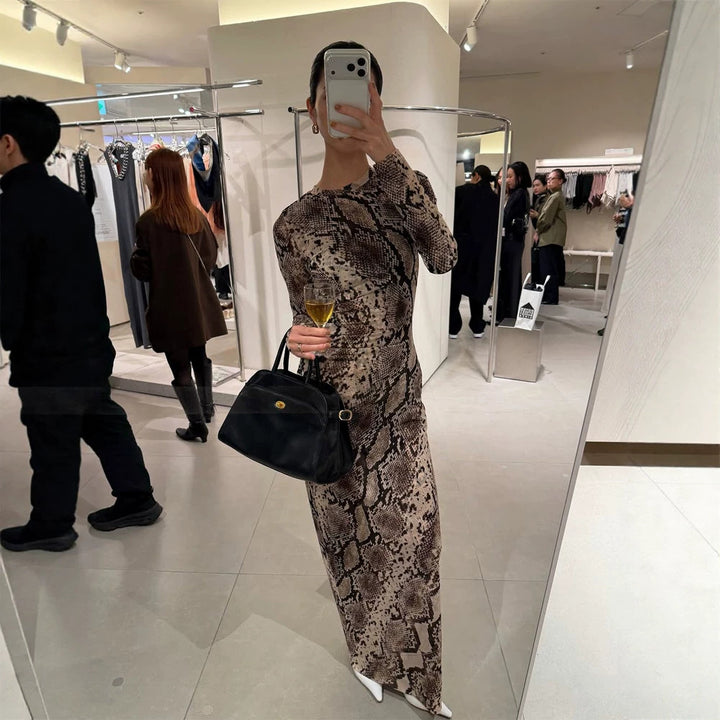 Damen Figurbetontes Midikleid mit Schlangenprint, taillierter Drapierung und Langarm-Schnitt Echoarchiv
