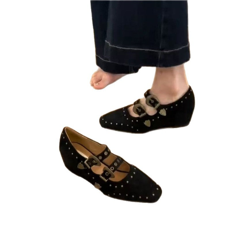 Damen Verzierte Mary-Jane-Pumps mit Nieten und Doppelriemen – Lioré
