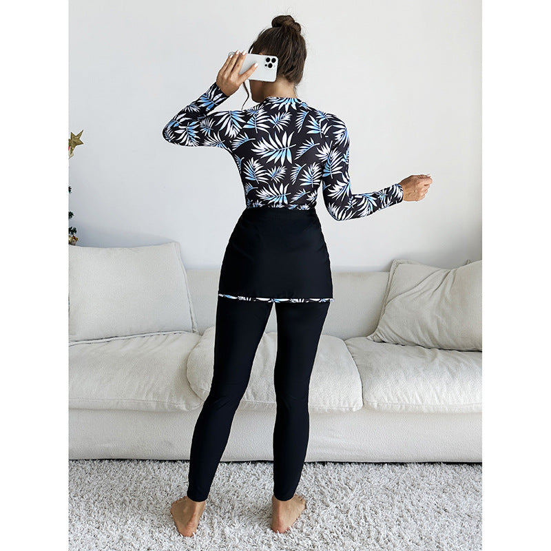 Damen Sportliches Badeoberteil mit langem Arm und modischem Wickelrock Echo Archiv
