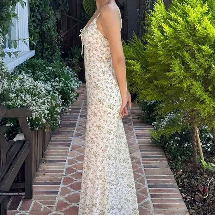 Damen Exquisites Trägerkleid mit floralem Muster und bindbarem Dekolleté Echo Archiv