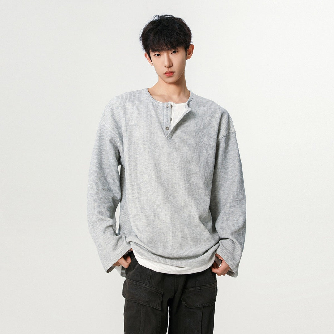Herren Modisches Oversized-Henley-Shirt mit strukturierter Oberfläche Echoarchiv