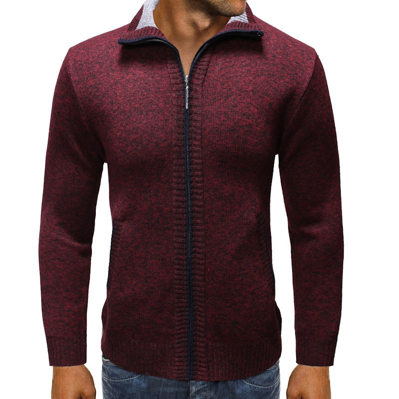 Herren Strickjacke mit hohem Kragen und seitlichen Reißverschlusstaschen Echoarchiv
