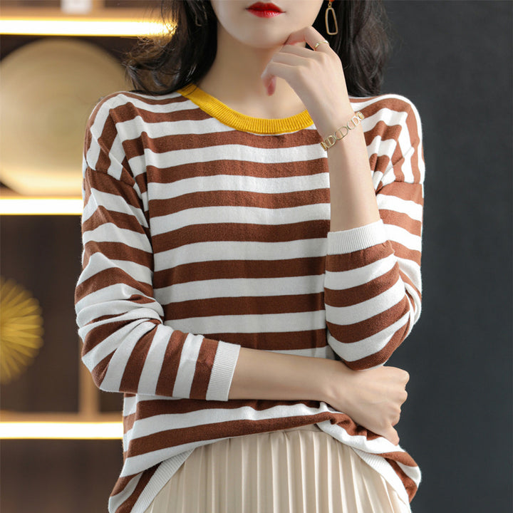 Damen Maritim-inspiriertes gestreiftes Feinstrick-Shirt mit weitem Boot-Ausschnitt und Kontrastkante Echoarchiv