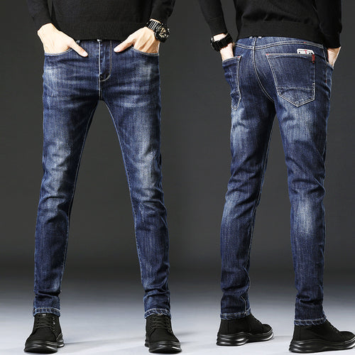 Herren Slim-Fit Jeans mit modernen Waschungsdetails Echoarchiv