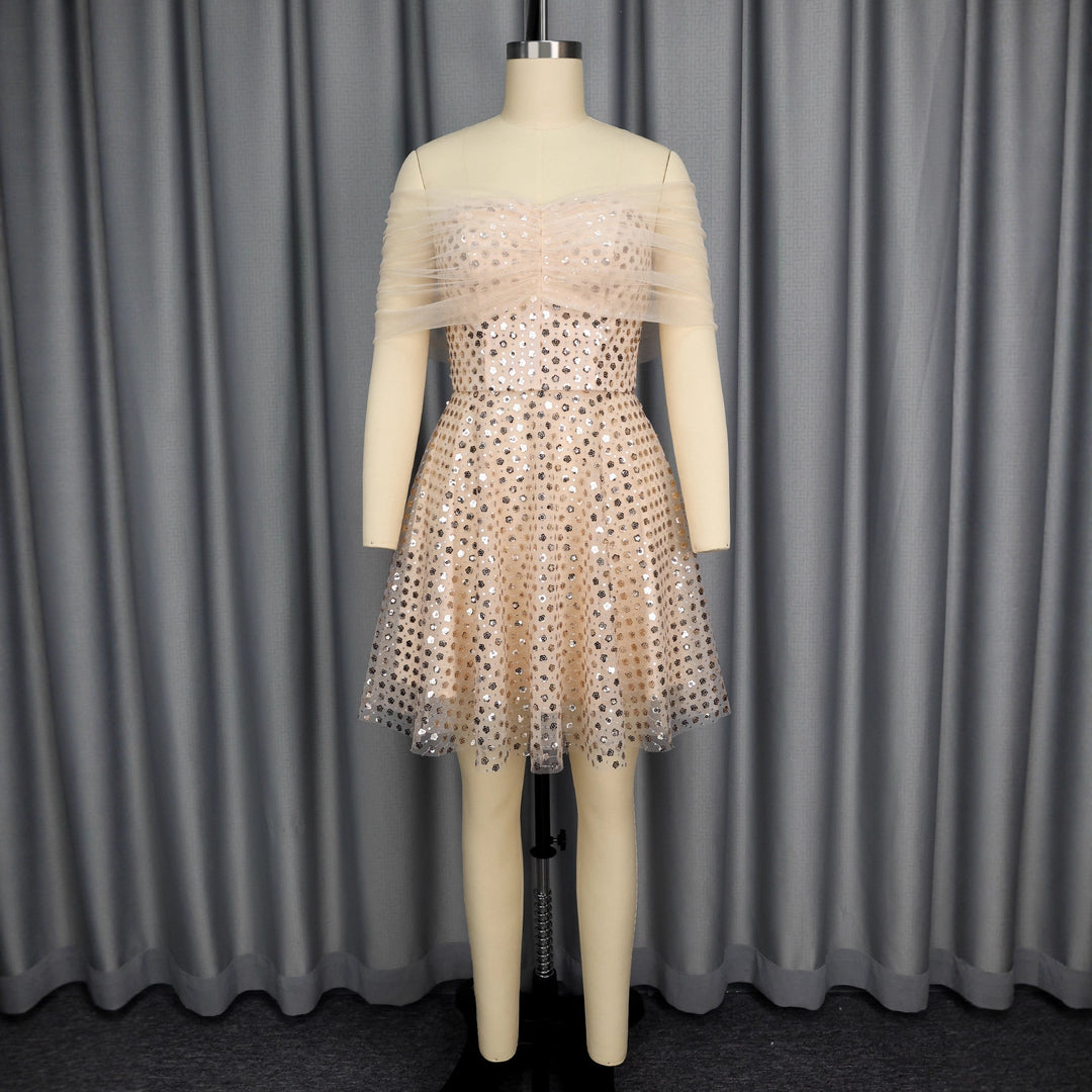 Damen glamouröses Tüllkleid mit funkelnden Pailletten Echo Archiv