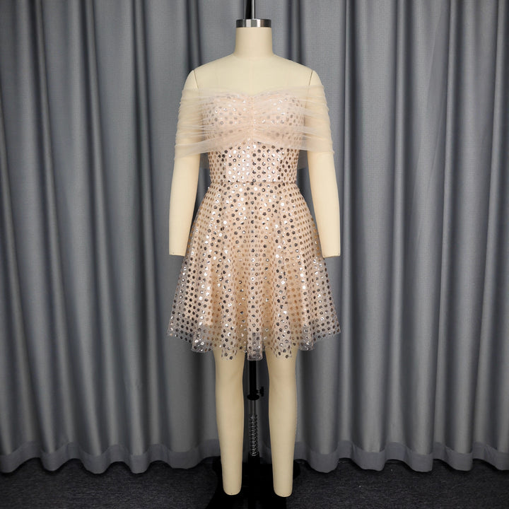Damen glamouröses Tüllkleid mit funkelnden Pailletten Echo Archiv