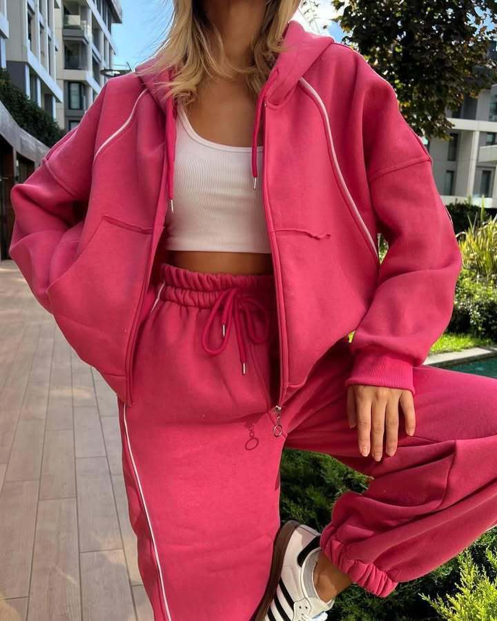 Damen nan kurzes Zip-Hoodie und Highwaist Jogginghose Set mit elastischem Komfortbund und seitlicher Paspel Echo Archiv