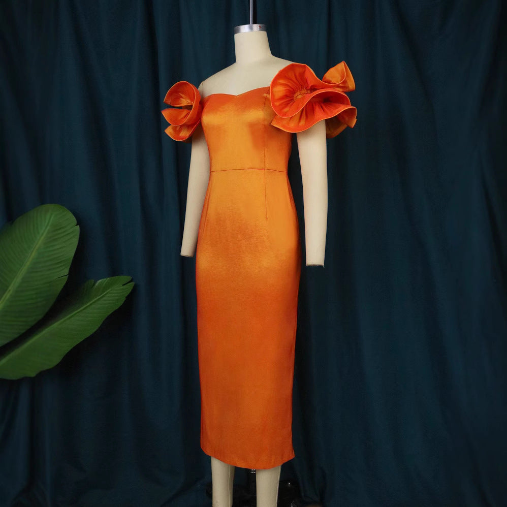 Damen figurbetontes Abendkleid mit voluminösen Rüschenträgern Echo Archiv