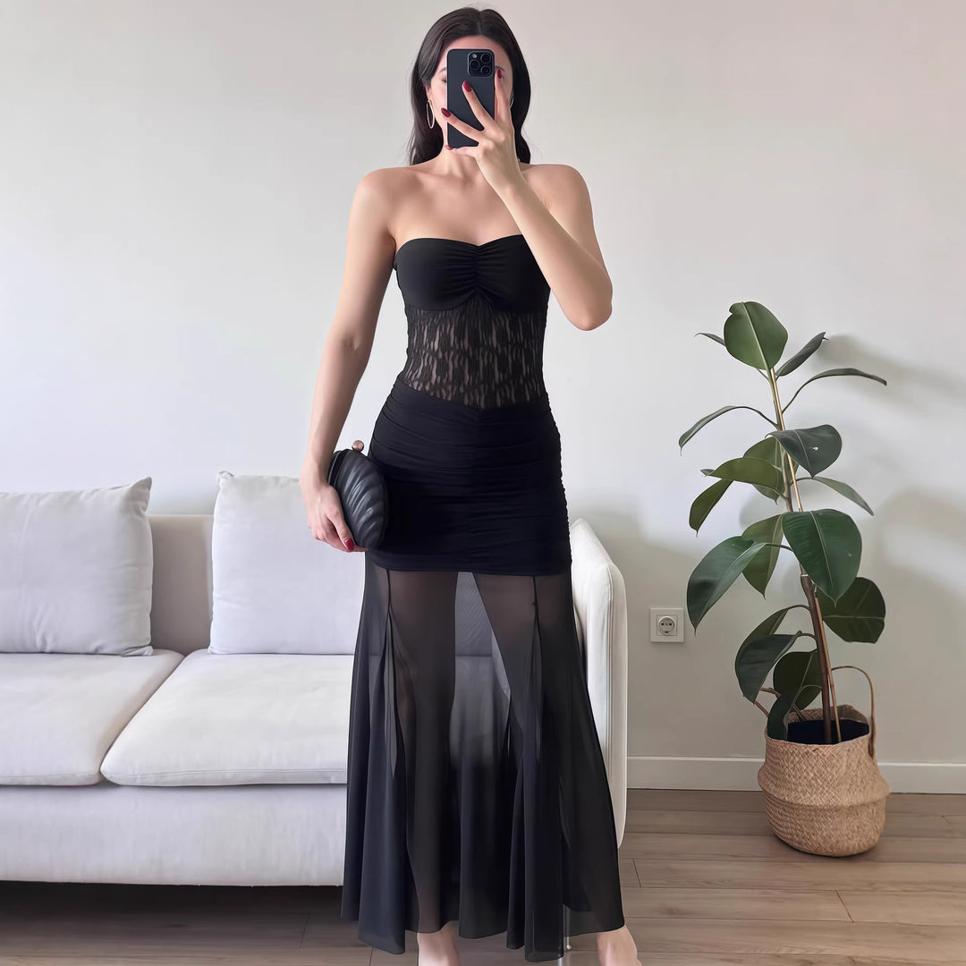 Damen Elegantes bodenlanges Kleid mit Spitzenakzenten Echo Archiv