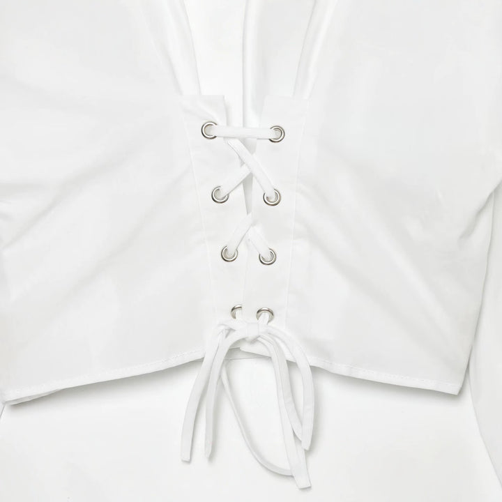 Damen Taillierte Cropped-Bluse mit Stehkragen, Schnürung und langen Manschetten Echo Archiv
