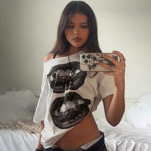 Damen lässiges T-Shirt mit glänzendem Kreuzdesign und großzügigem Ausschnitt Echo Archiv