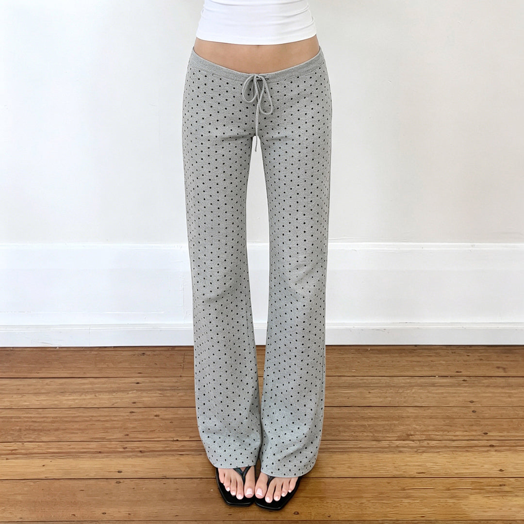Damen nan gemütliche Highwaist-Loungehose mit weitem Schlag, elastischem Komfortbund, Kordelzug und dezentem Punkte-Print Echo Archiv