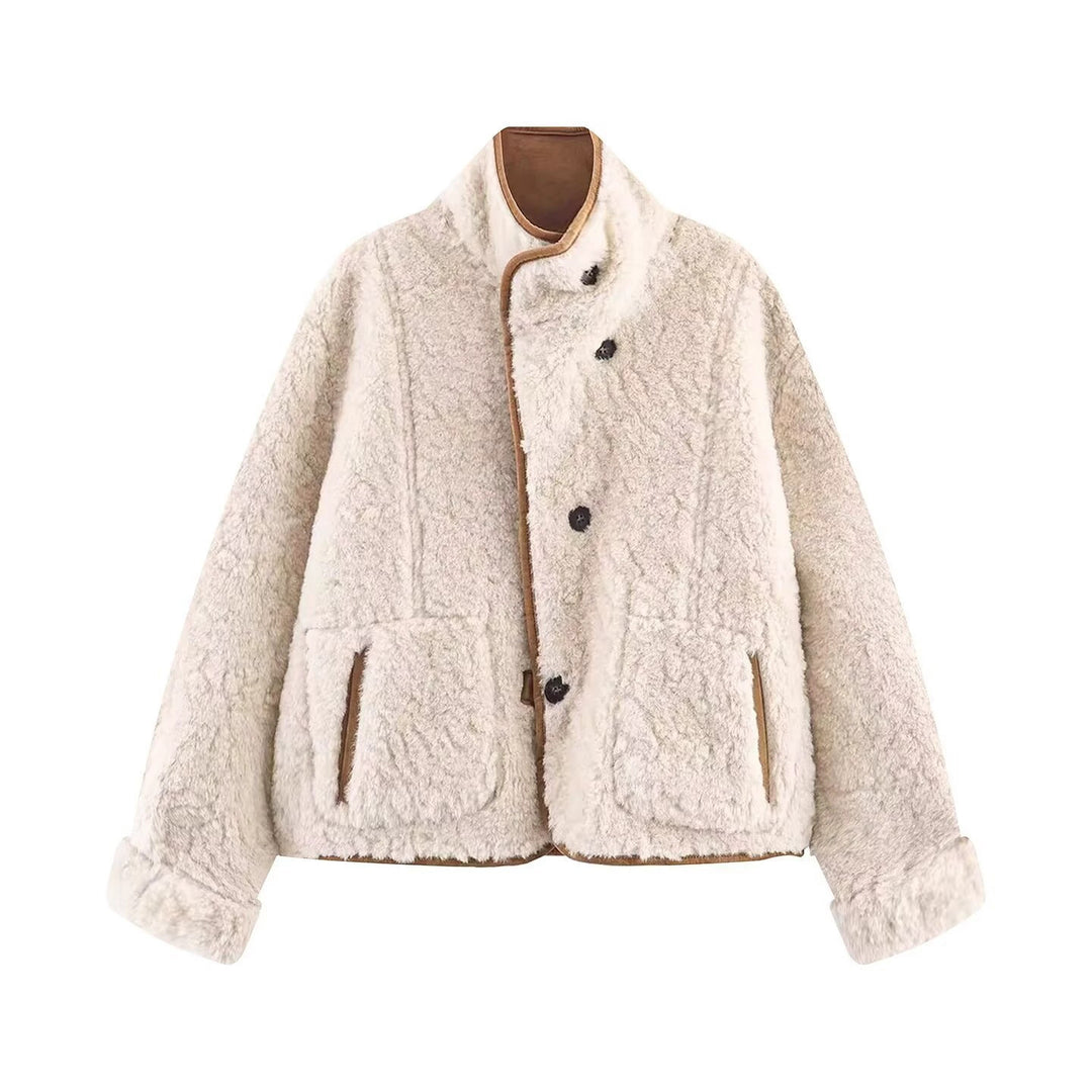 Damen Kurze Schaffelloptik-Jacke mit Stehkragen und großen aufgesetzten Taschen Echoarchiv