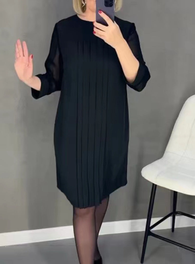 Damen nan plissiertes Etuikleid mit knielanger Silhouette und transparenten Dreiviertelärmeln Echo Archiv