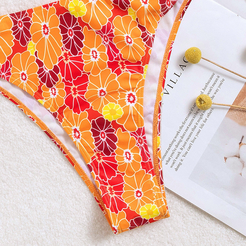 Damen Bikini mit floralem Design und schmeichelndem Schnitt Echo Archiv