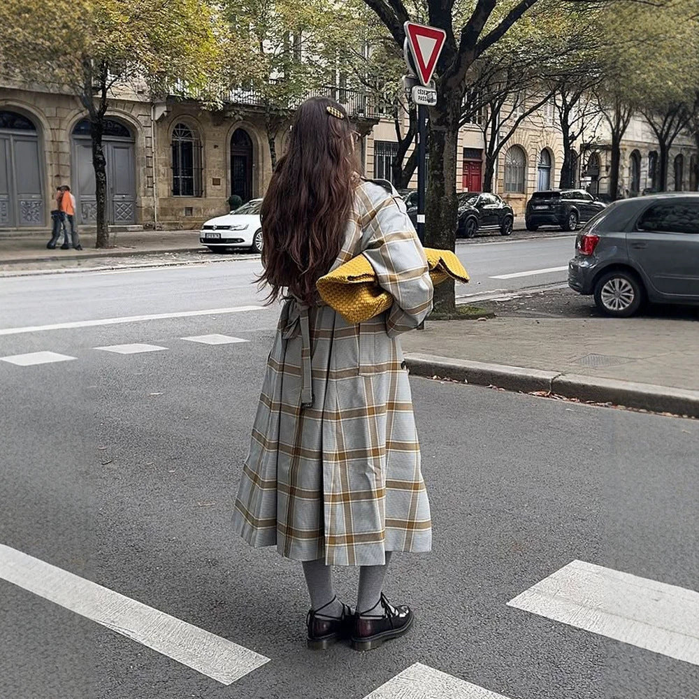 Damen langer kariierter Mantel im Trenchcoat-Stil mit doppelter Knopfleiste Echoarchiv