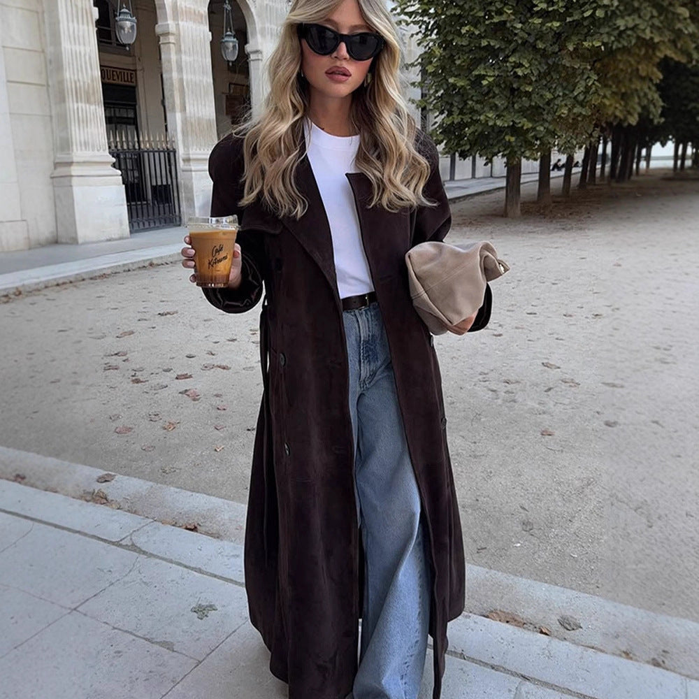 Damen Langer Velours-Trenchcoat mit Bindegürtel und Reverskragen Echoarchiv