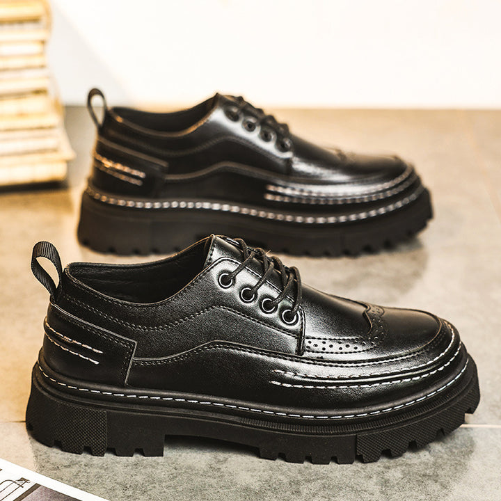 Herren Plateau-Derby mit Brogue-Details und profilierter Gummisohle – Tavélo
