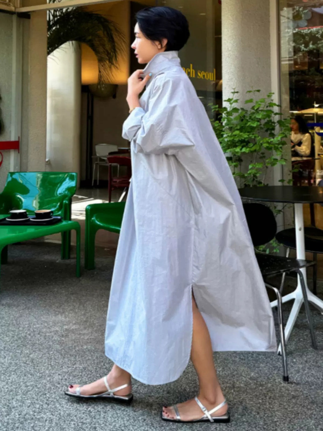 Damen Fließendes Oversize‑Hemdkleid mit Kentkragen, Kimonoärmeln und Seitenschlitzen – Valéora