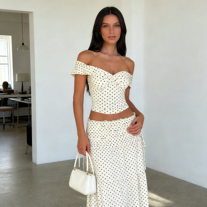 Damen Zweiteiliges Polka-Dots Set mit schulterfreiem Oberteil und schwingendem Rock Echo Archiv