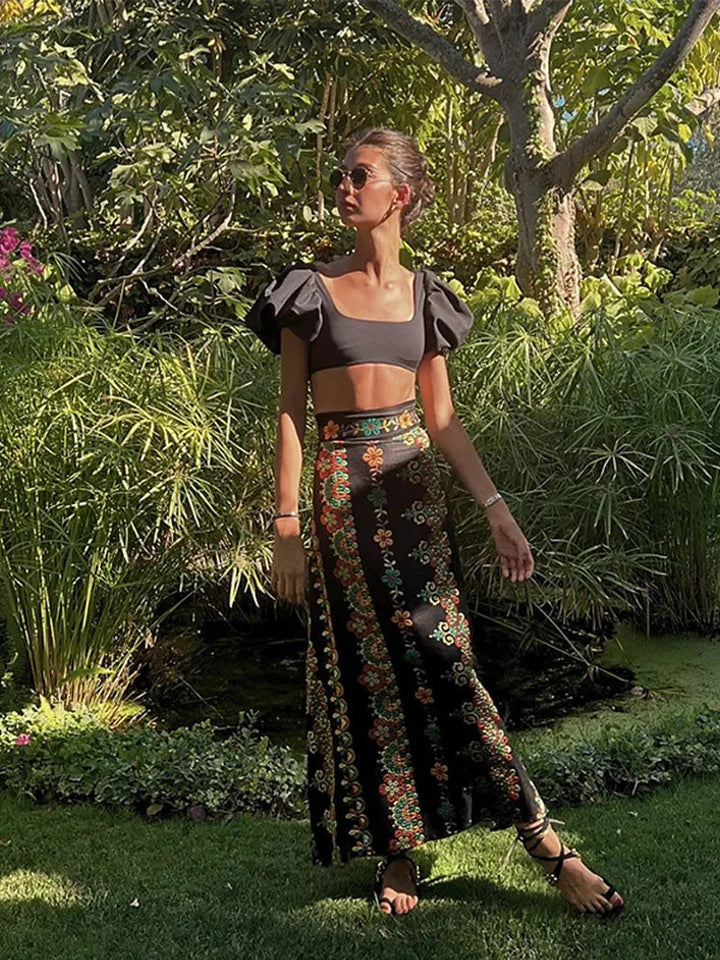 Damen Zweiteiliges Outfit mit kurzem Oberteil und floralem Maxirock Echo Archiv