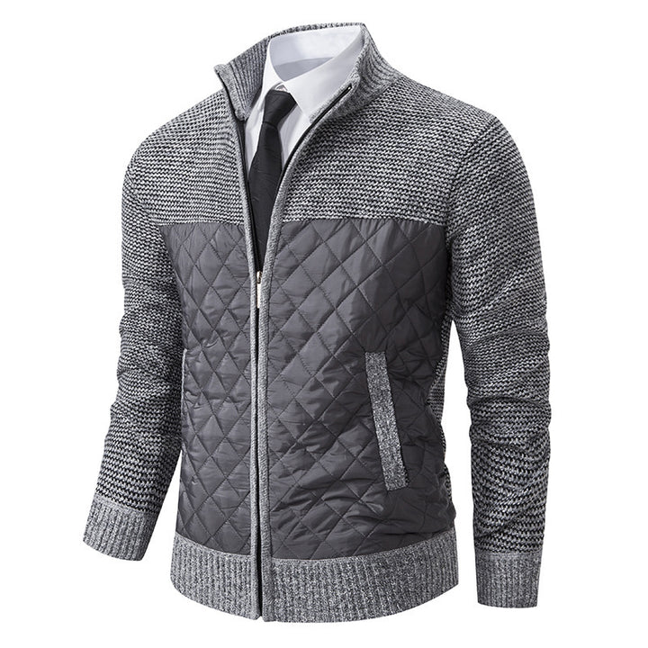 Herren Hybrid‑Strickjacke mit gestepptem Frontpanel, Stehkragen und durchgehendem Reißverschluss Echo Archiv