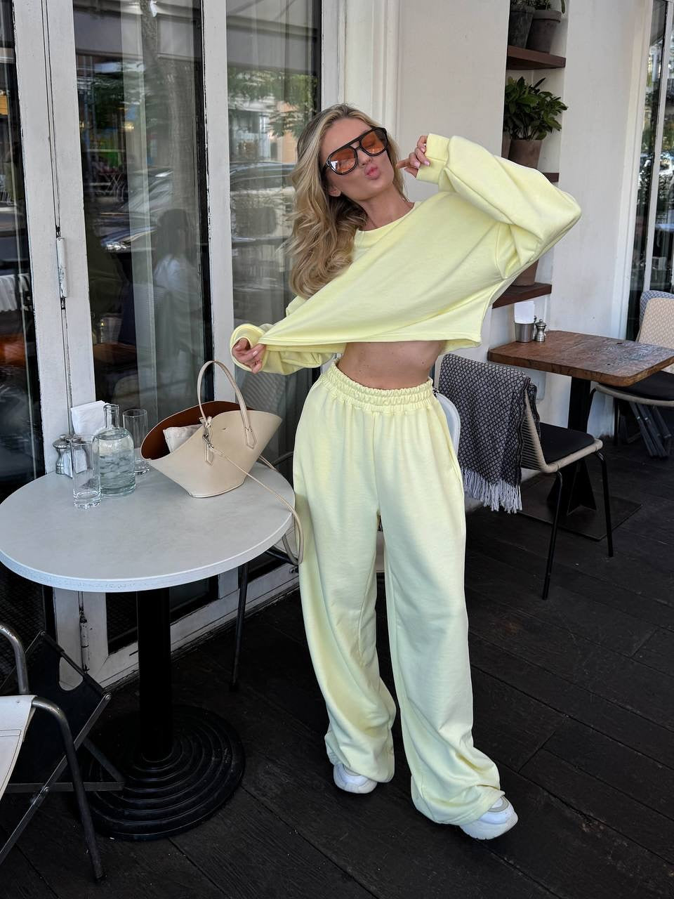 Damen Oversize-Lounge-Set mit kurzem Sweatshirt und weiter Jogginghose – Avérine