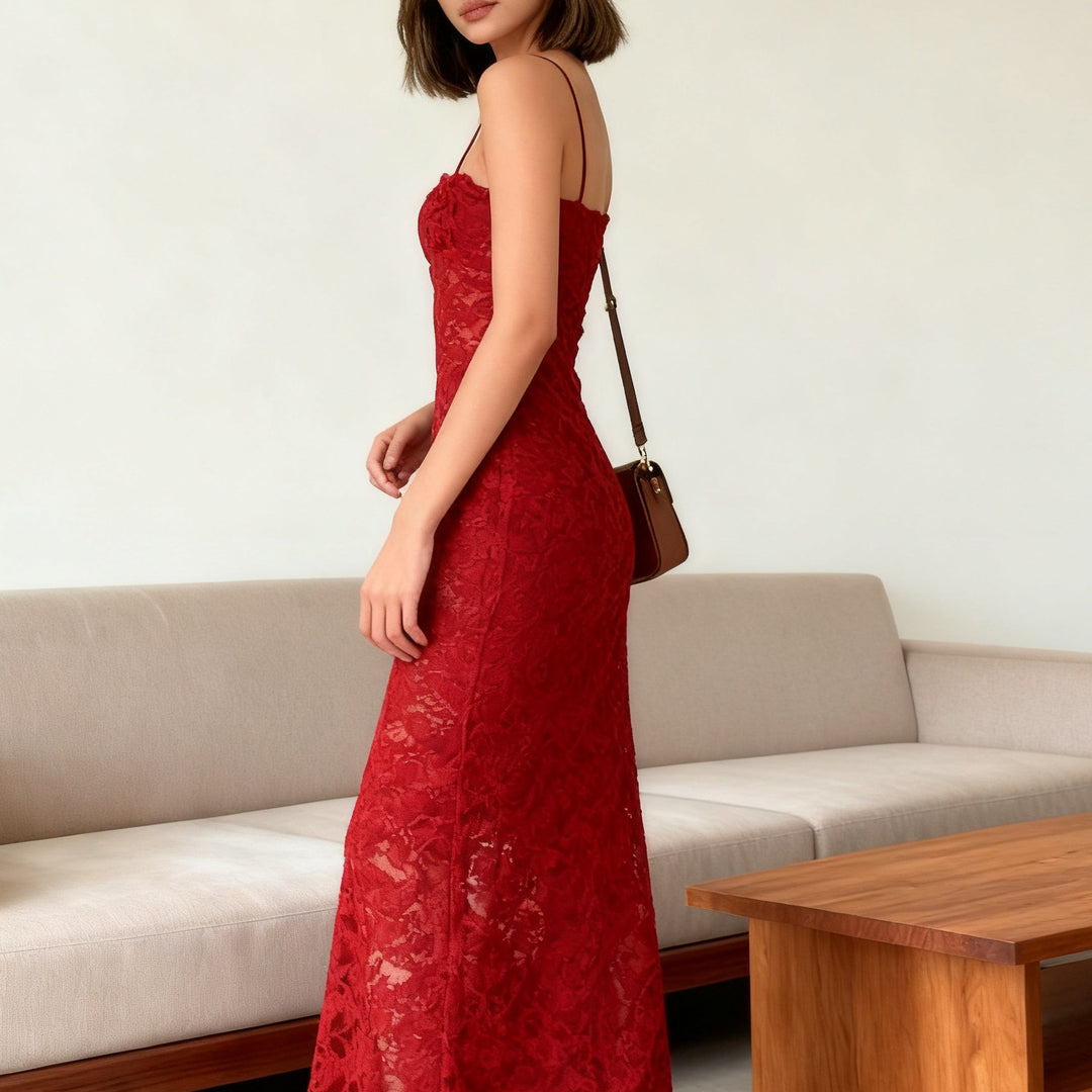 Damen Elegantes langes Spitzenkleid mit gerafftem Detail und schmalen Trägern Echo Archiv