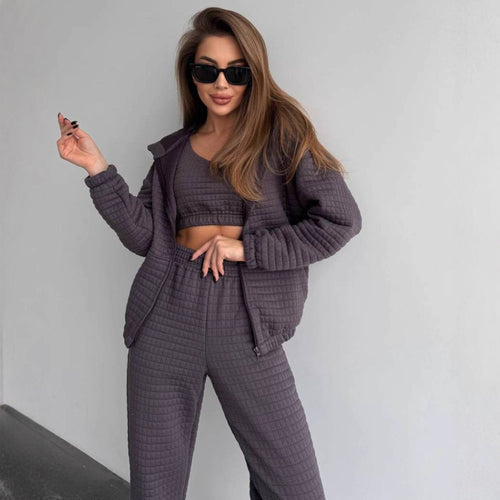 Damen Gestepptes Loungewear-Set mit Reißverschluss-Kapuzenjacke, Cropped Bustier und hochtaillierter Jogginghose – Avérine