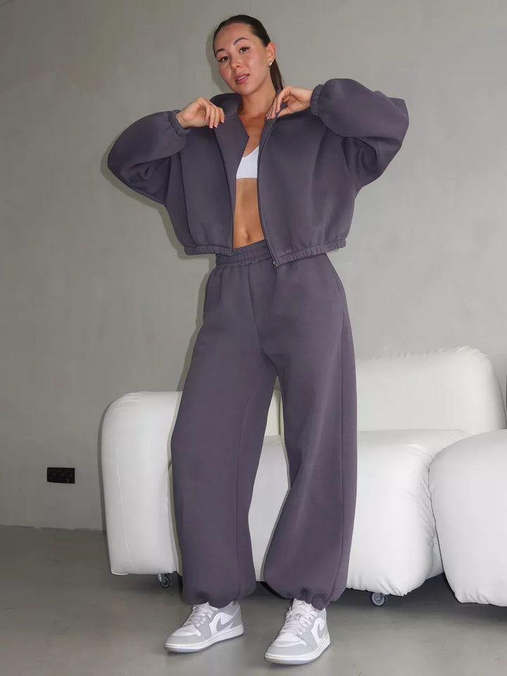 Damen Oversize Sweatset mit Reißverschluss Bomberjacke und Highwaist Jogginghose – Avérine