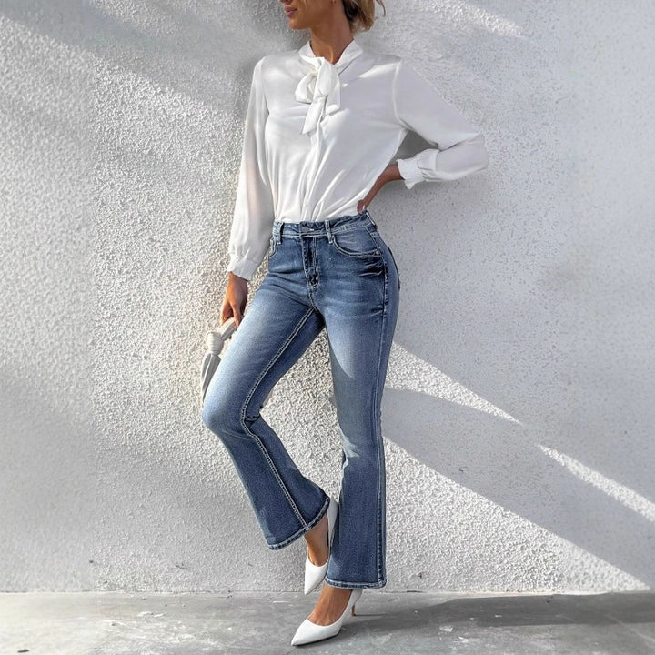Damen schlanke Bootcut-Jeans mit leichtem Schlag und sculptendem Stretchbund Echo Archiv