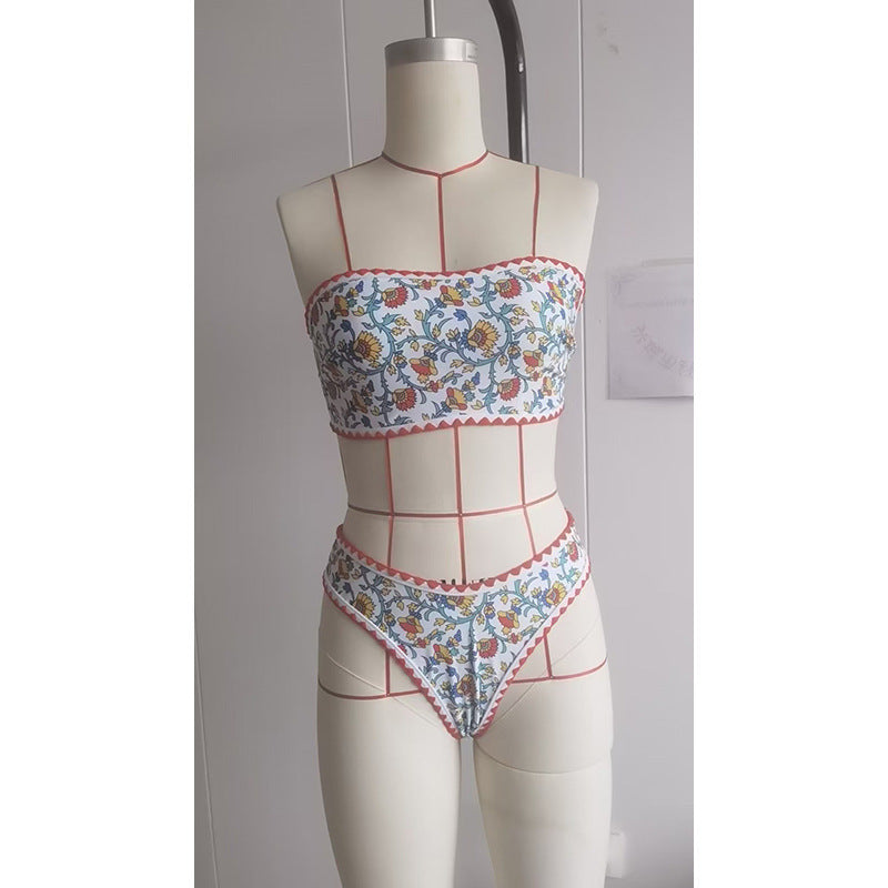 Damen Bandeau-Bikini mit floralen Mustern und verspieltem Rüschensaum Echo Archiv