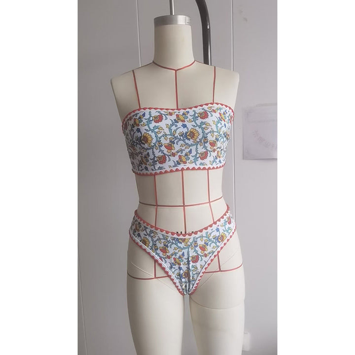Damen Bandeau-Bikini mit floralen Mustern und verspieltem Rüschensaum Echo Archiv
