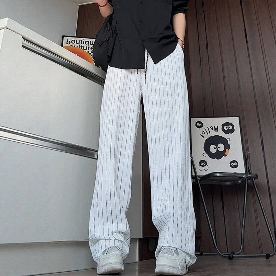 Damen Bequeme Strickhose mit vertikalen Streifen Echoarchiv