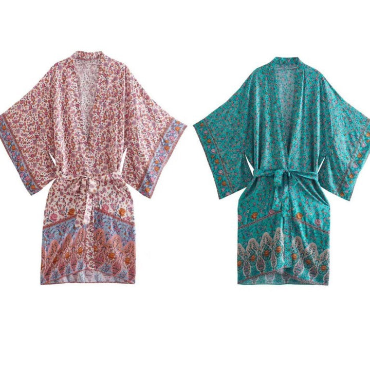 Damen Kurzer Boho-Kimono-Morgenmantel mit Bindegürtel und breiten Kimonoärmeln Echoarchiv