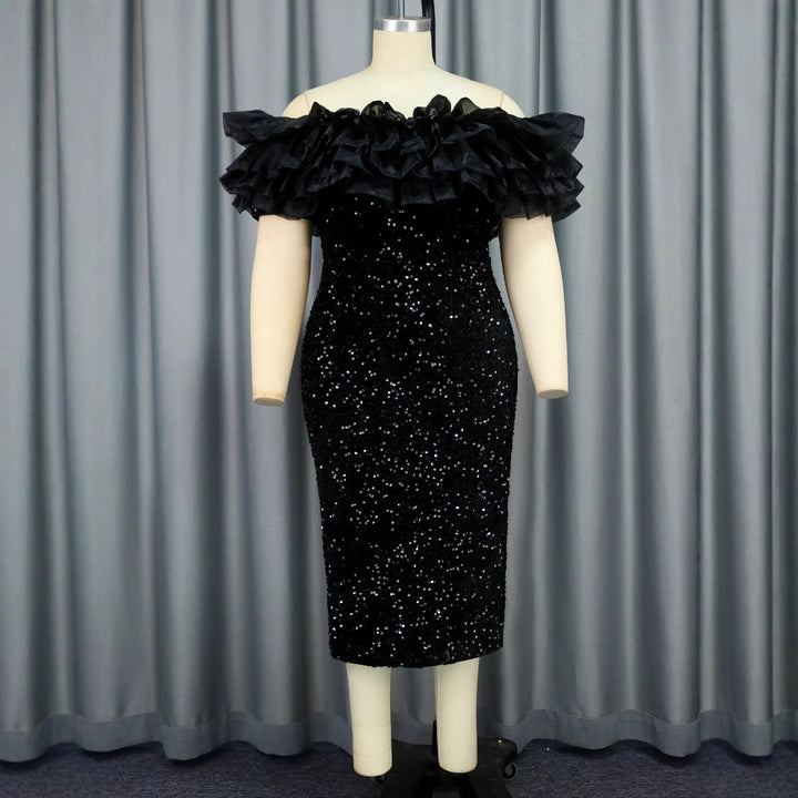Damen glamouröses Abendkleid mit voluminösen Rüschen und Pailletten Echo Archiv