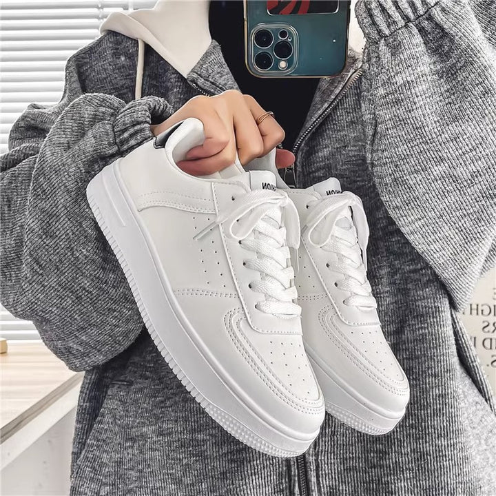 Unisex minimalistische Low-Top Court-Sneaker mit perforiertem Obermaterial, gepolstertem Fersenkragen und stoßdämpfender Laufsohle – Norré