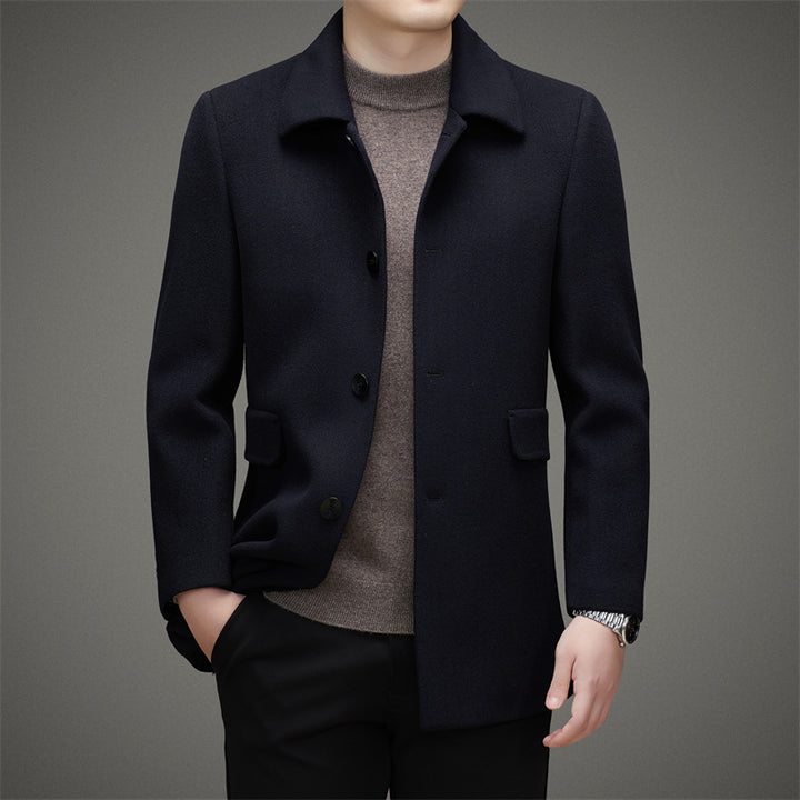 Herren elegante Übergangsjacke mit klassischem Revers und modernen Akzenten Echoarchiv