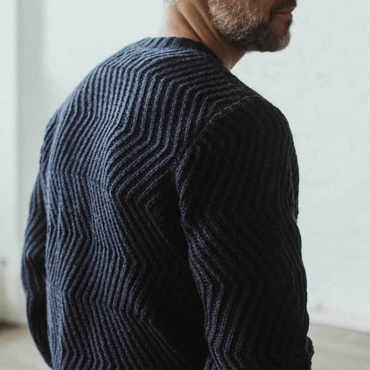 Herren strukturiertes Strickpullover mit feinem Wellenmuster Echoarchiv
