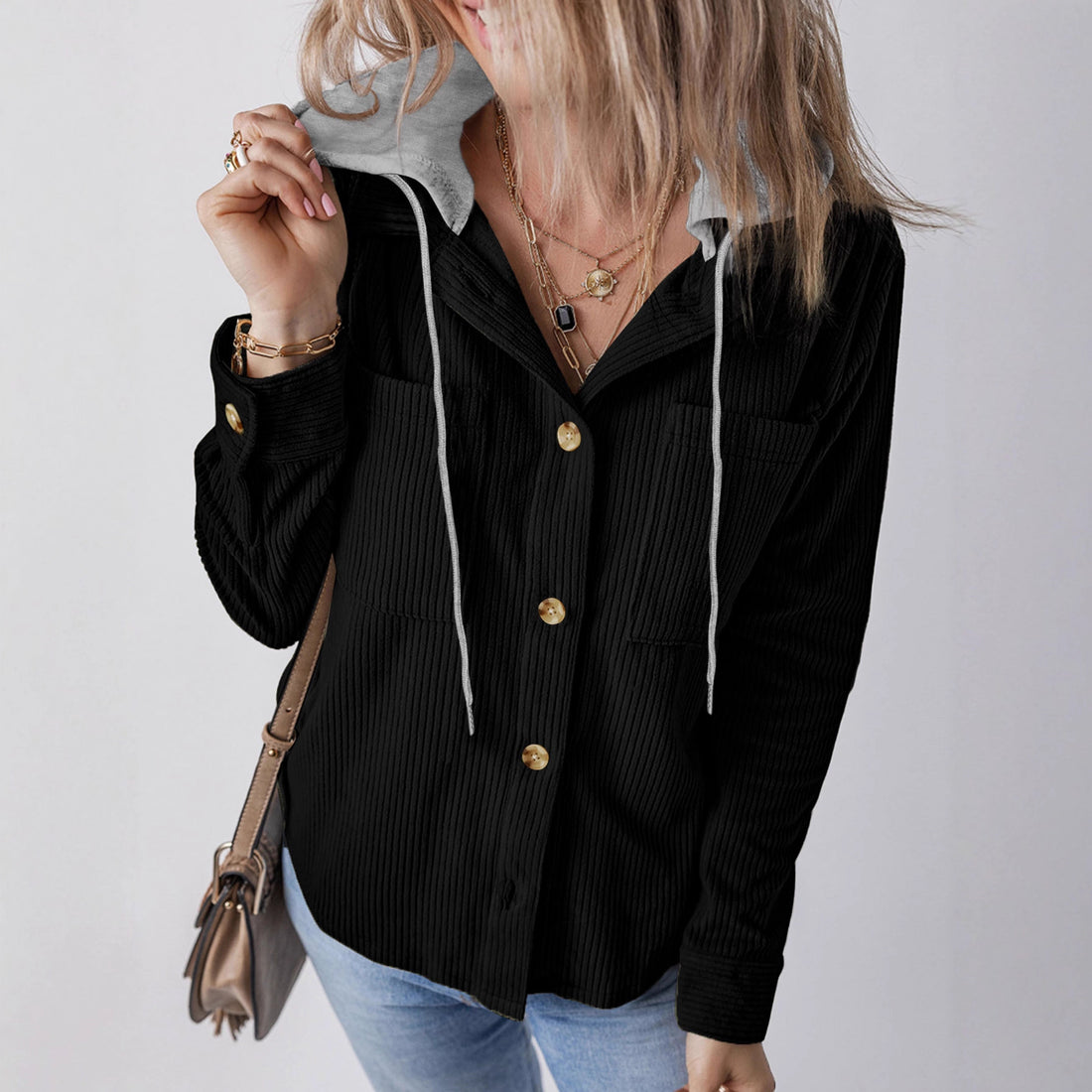 Damen Gerippte Hemdjacke mit Kapuze, Knopfleiste und aufgesetzten Taschen – Auréline
