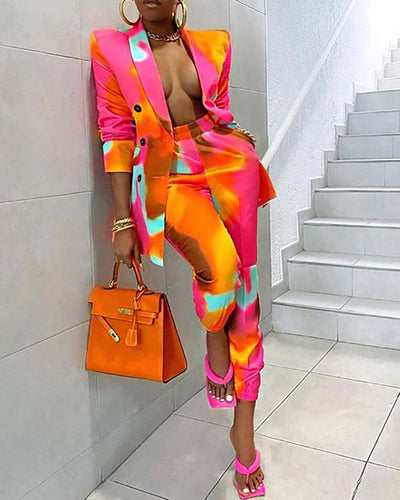 Damen Doppelreihiger Blazer und hochgeschnittene weite Jogger im Neon-Batik-Design – Valéne