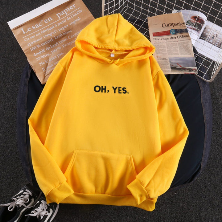 Damen Kapuzenpullover mit weichem Innenfutter, Kängurutasche und dezentem Frontprint – Auréline