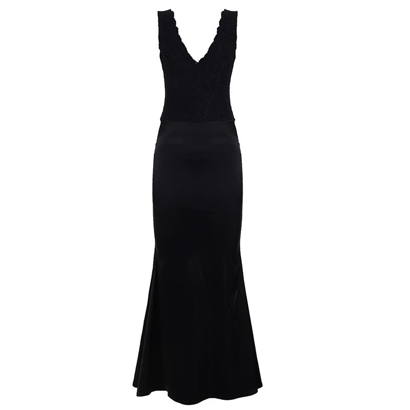 Damen Elegantes Maxikleid mit tiefem V-Ausschnitt und romantischem Spitzenoberteil Echo Archiv