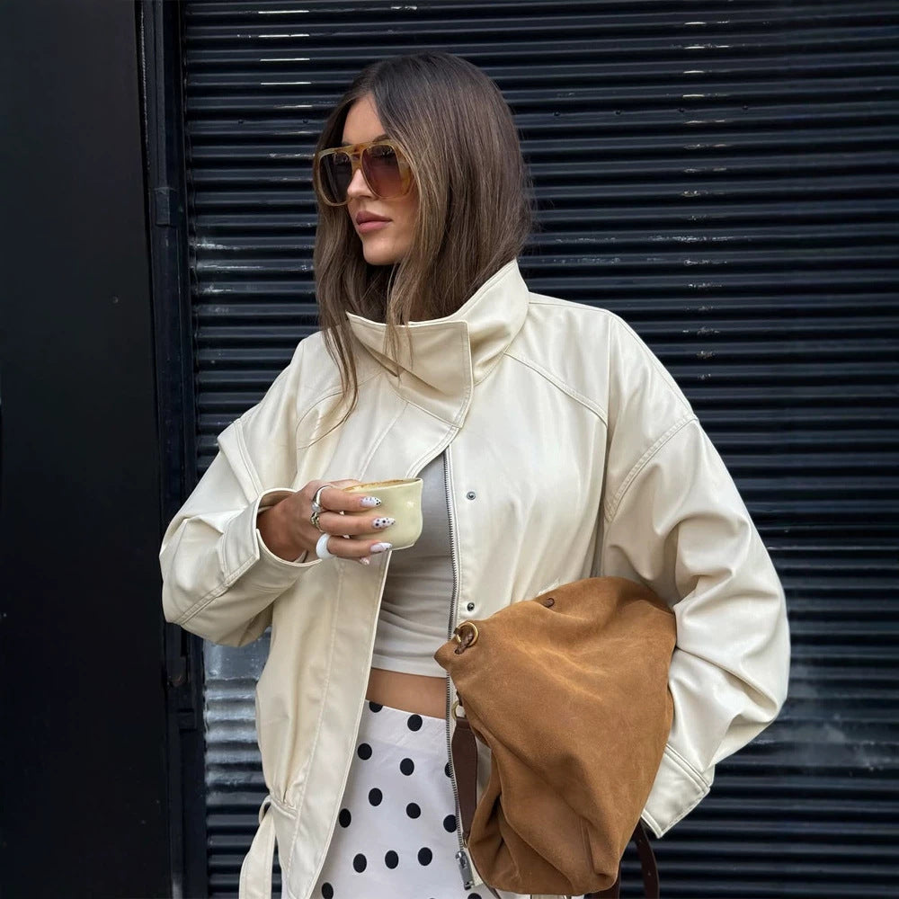 Damen Oversize Kunstlederjacke mit hohem Stehkragen und Tunnelzug Echoarchiv