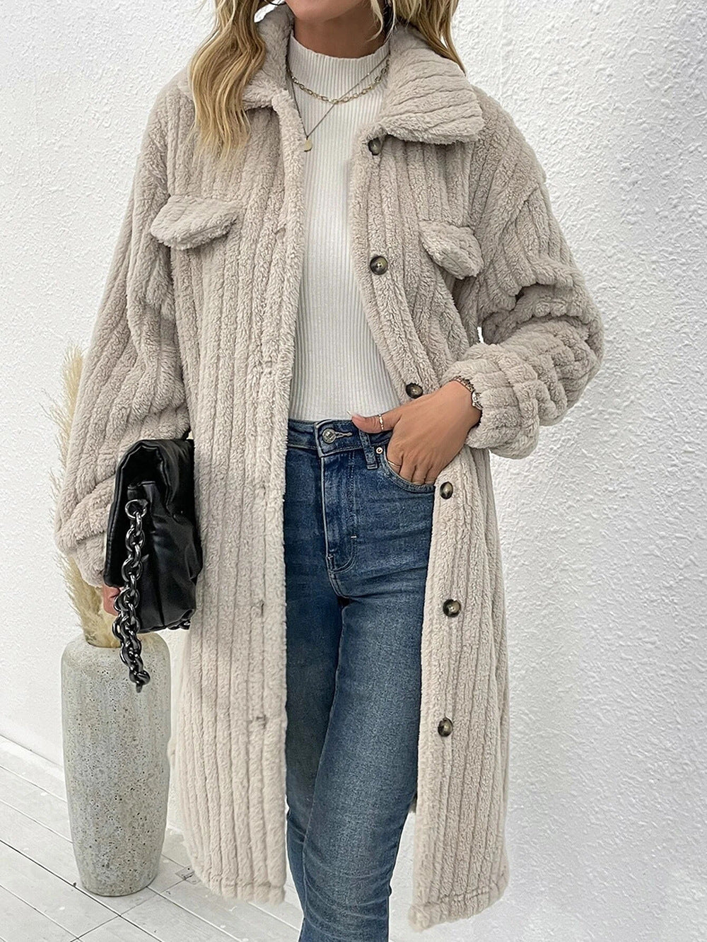 Damen nan langer Teddy-Mantel mit Schalkragen und aufgesetzten Brusttaschen Echo Archiv